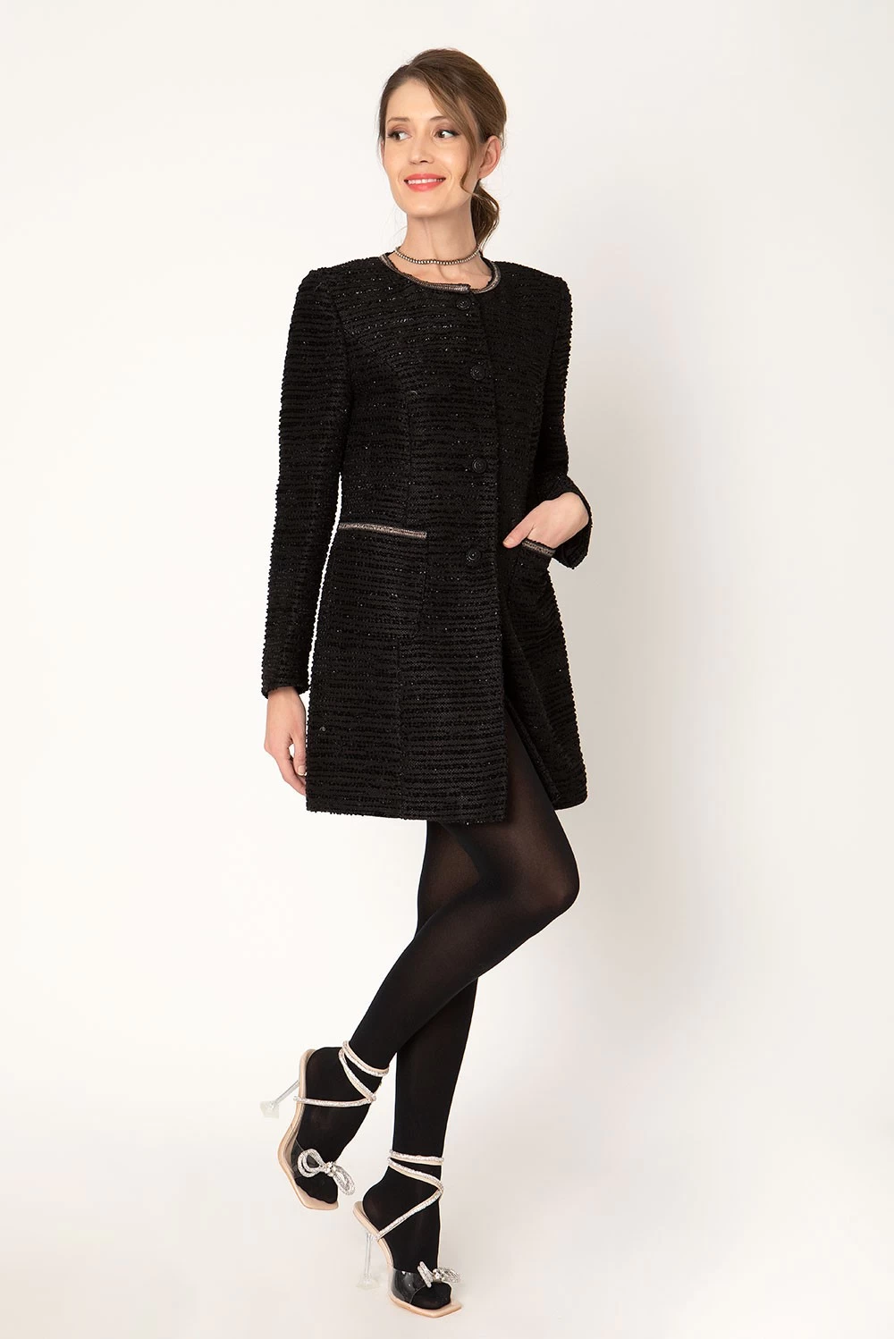 Μαντώ Λαιμόκοψη 2